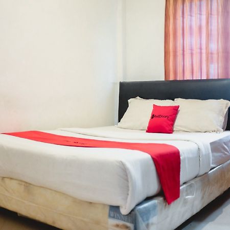 Reddoorz Plus Near Palembang Indah Mall Esterno foto